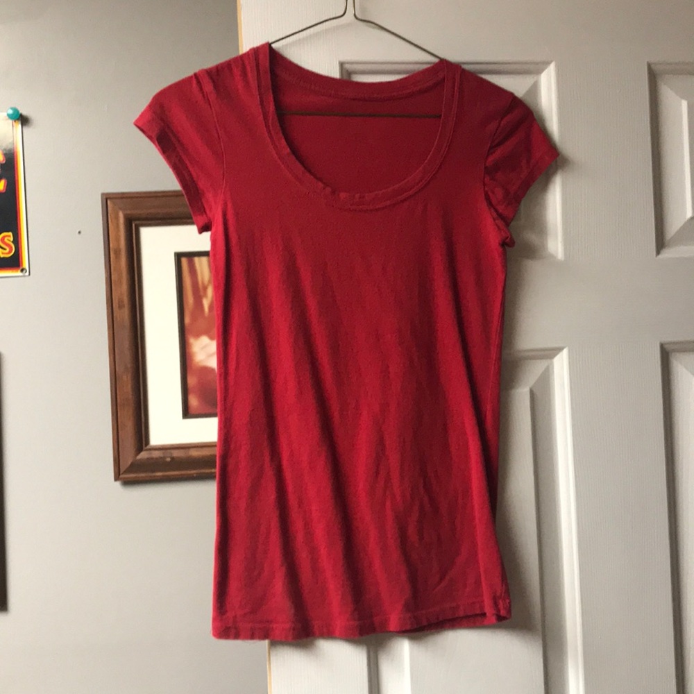 Red tee